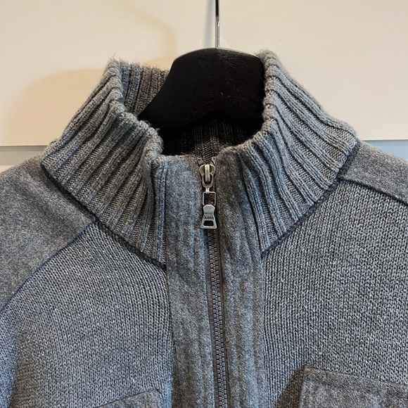 Guess men’s crew neck sweater - Picture 3 of 6